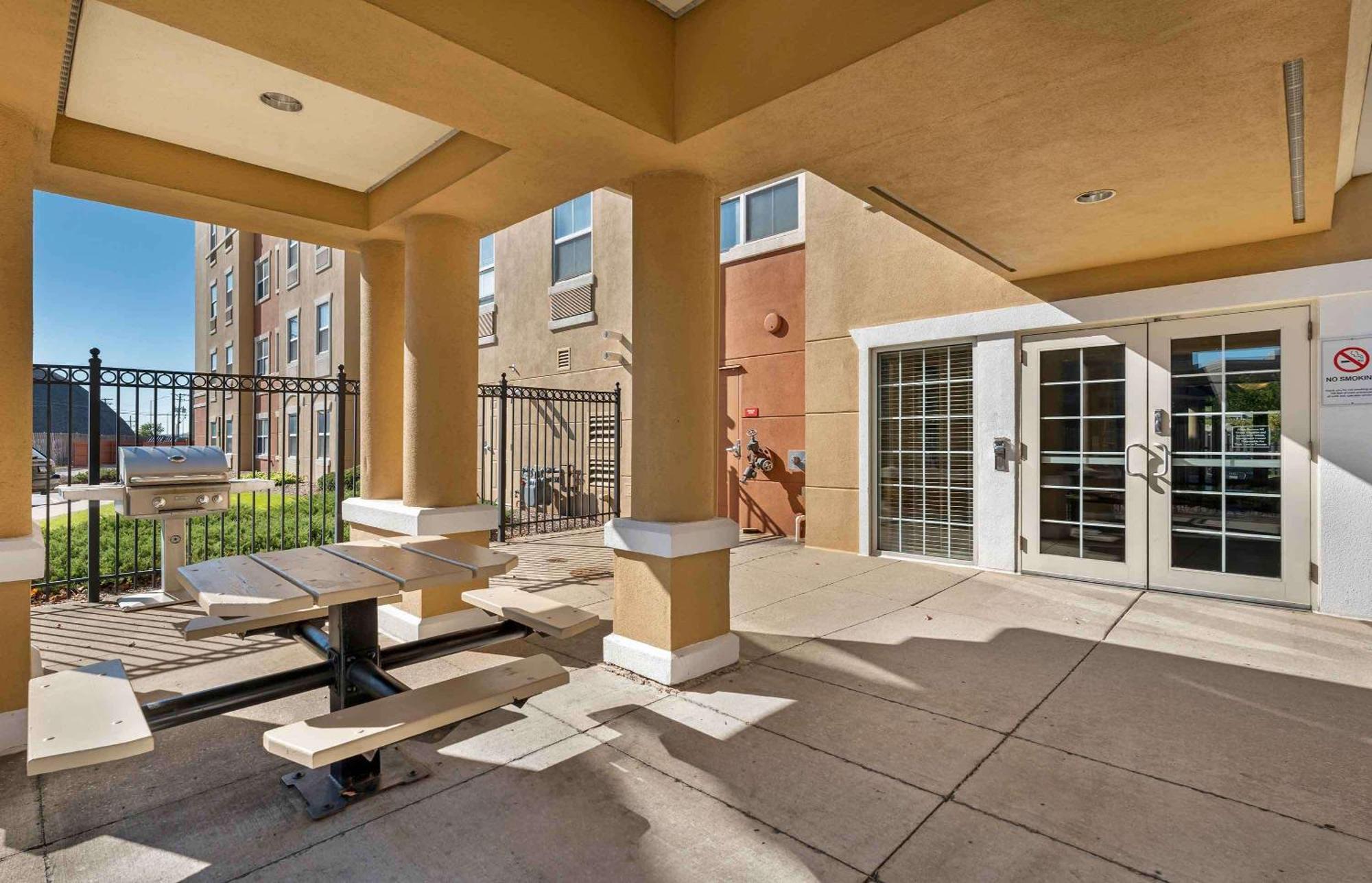 Extended Stay America Suites - Chicago - O'Hare - Allstate Arena Де Плейнс Екстериор снимка