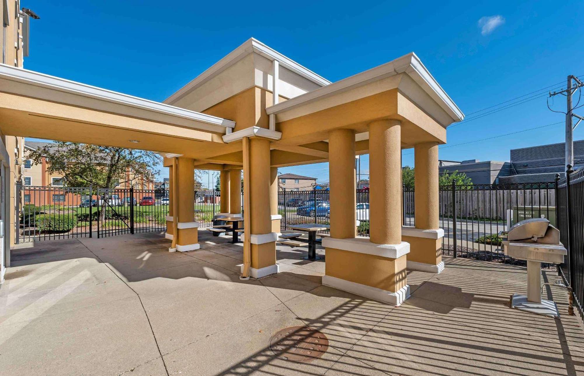 Extended Stay America Suites - Chicago - O'Hare - Allstate Arena Де Плейнс Екстериор снимка