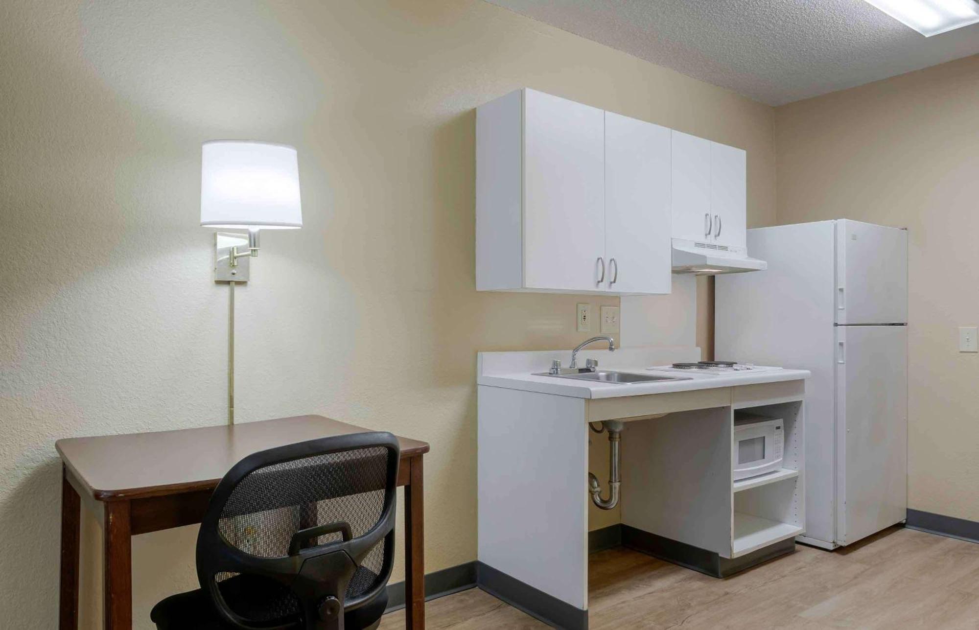 Extended Stay America Suites - Chicago - O'Hare - Allstate Arena Де Плейнс Екстериор снимка
